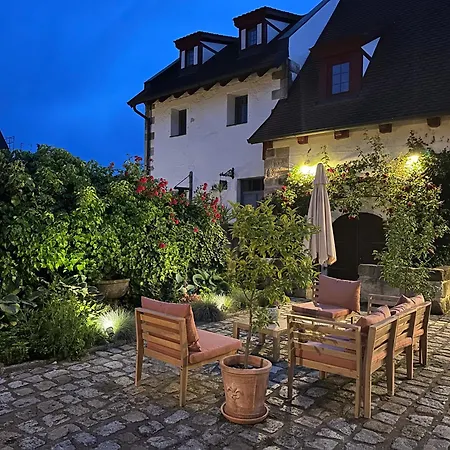 Cosy Historic Brewery With Beautiful Outdoor Space