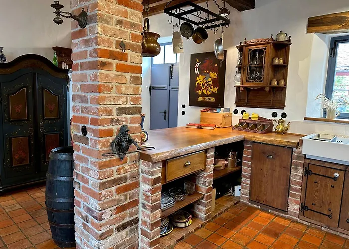 וילה Cosy Historic Brewery With Beautiful Outdoor Space *